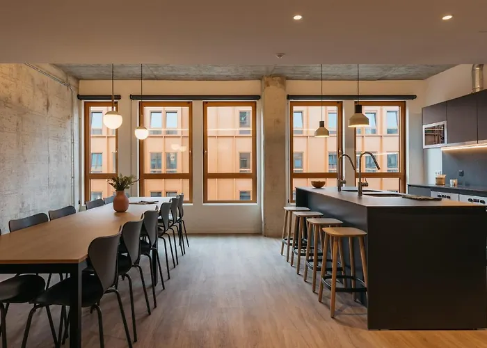 For Students Studying In Only - Stunning Spacious And Private At Pallars Student Apartamento *