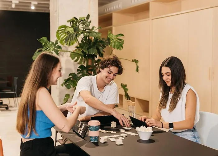 For Students Studying In Only - Stunning Spacious And Private At Pallars Student Barcelona