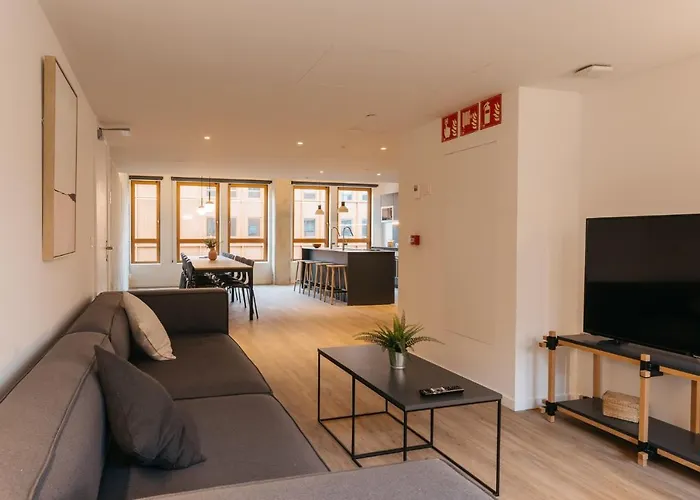 For Students Studying In Only - Stunning Spacious And Private At Pallars Student Apartamento *