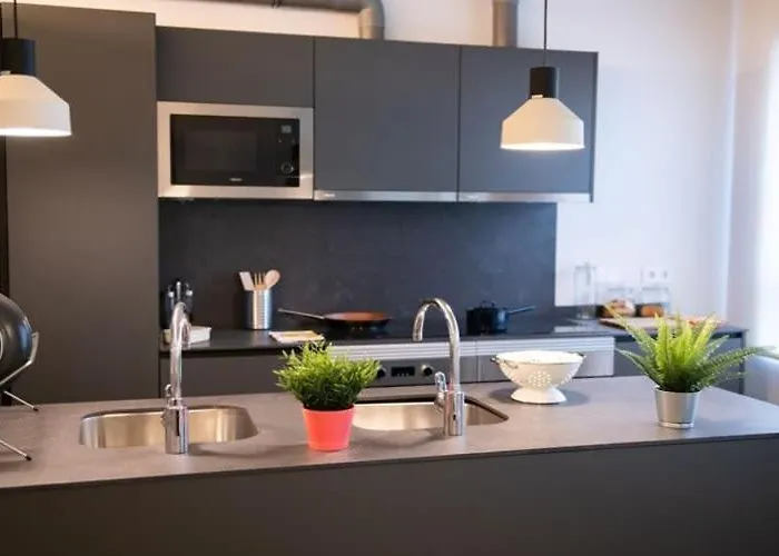 For Students Studying In Only - Stunning Spacious And Private At Pallars Student Barcelona