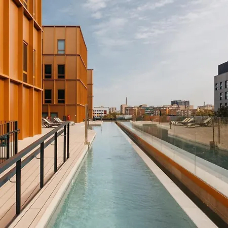 Pallars Student Accommodation: Spacious For Students Apartment Barcelona